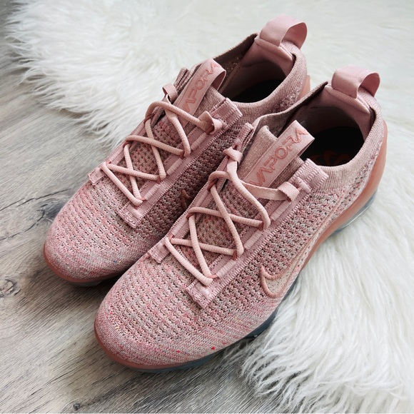 NWT Air Vapormax 2021 Women’s Shoes - Picture 2 of 8